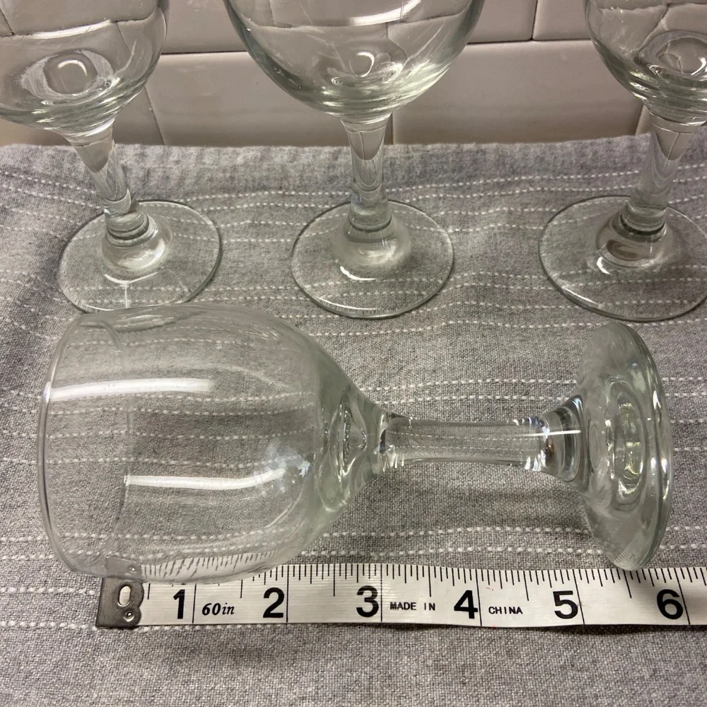 Vintage 4 piece set of Cordial  Glasses Exc